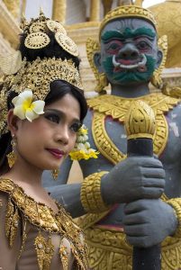 Learn Basic Khmer - Traditional dancer